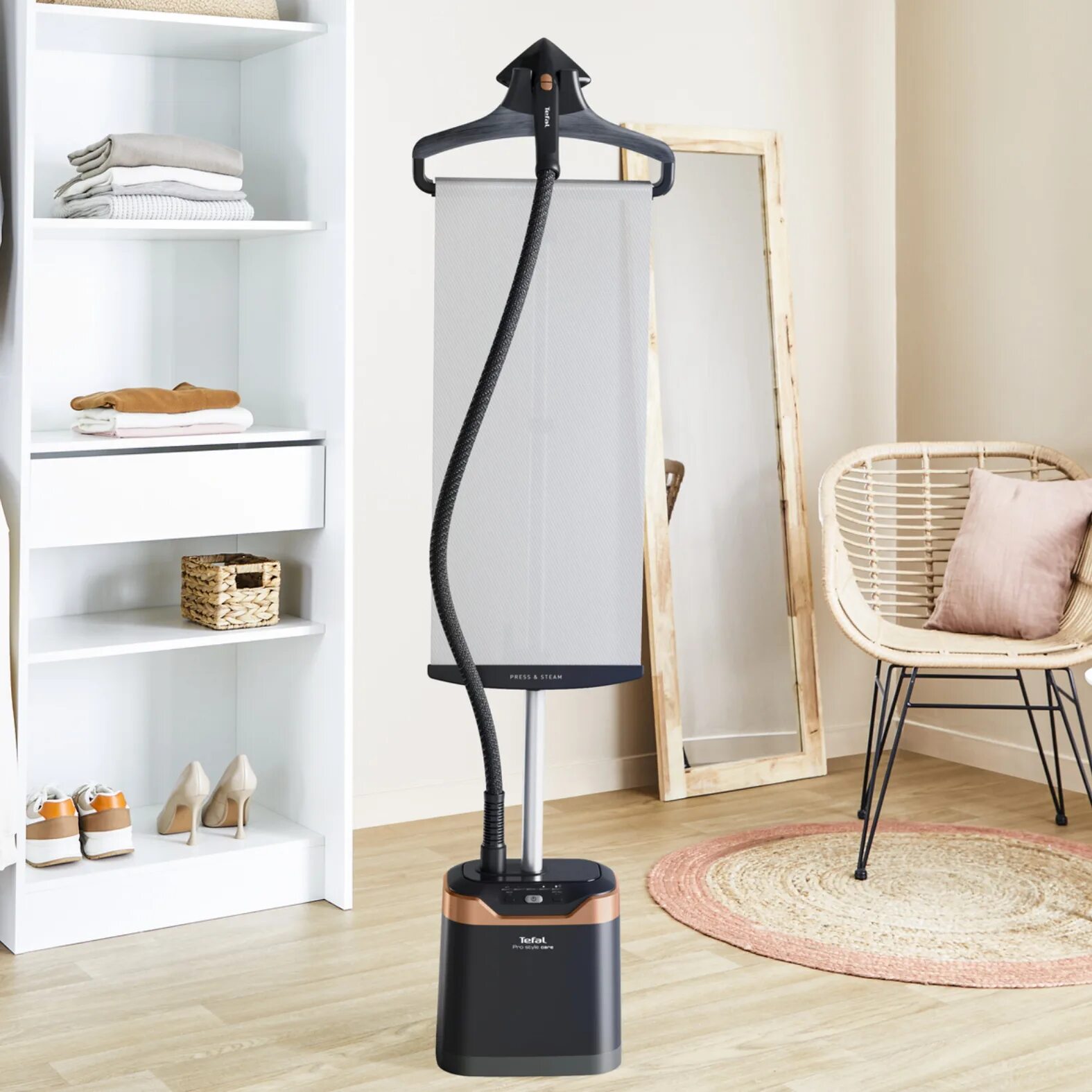 TEFAL GARMENT STEAMER IT8480