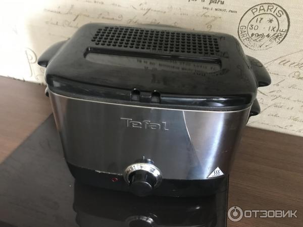 ФРИТЮРНИЦА TEFAL FRYER FF220040