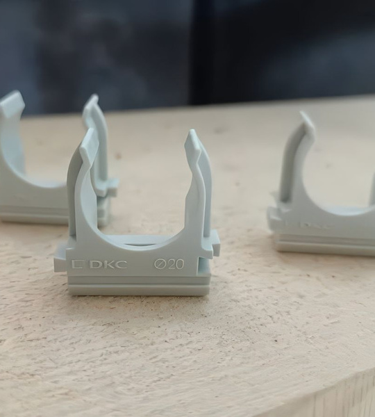 Держатель с защёлкой (гофра 20)