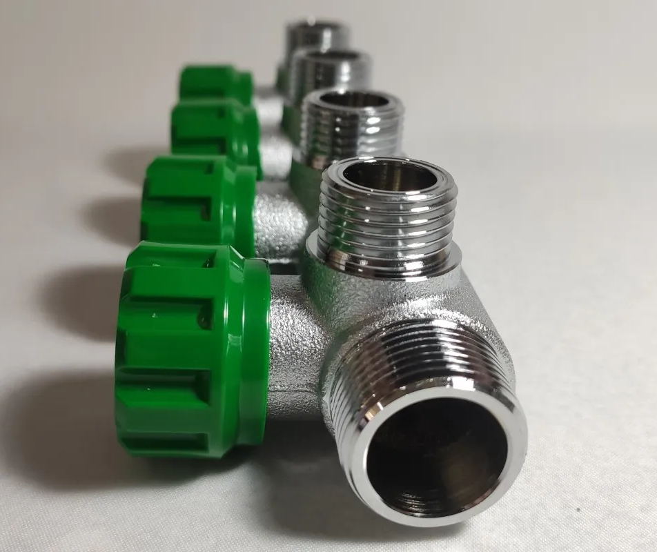 Коллектор FAR 3/4"х1/2" на 4 отвода с вентилями