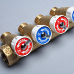 Коллектор сантехнический Giacomini R585C с вентилями