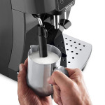 Кофемашина DeLonghi ECAM 220.22 GB Magnifica Start — 1,8 л, 15 бар, 13 уровней помола, сенсорное управление