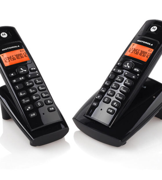 Радиотелефон Motorola D402C — 2.4 ГГц, двойной комплект, экран, громкая связь, АОН